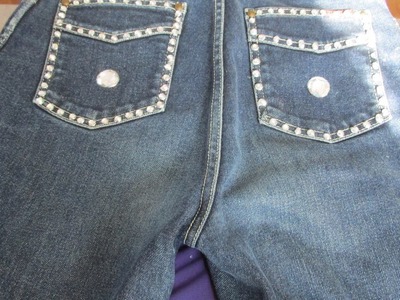 DIY: DAZZLE UP YOUR JEANS WITH RHINE STONES.