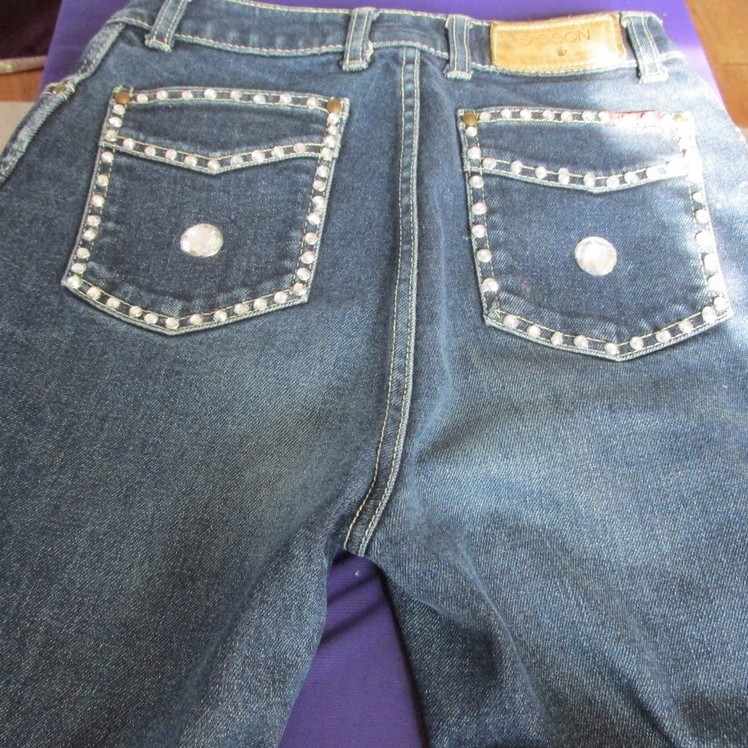 DIY: DAZZLE UP YOUR JEANS WITH RHINE STONES.