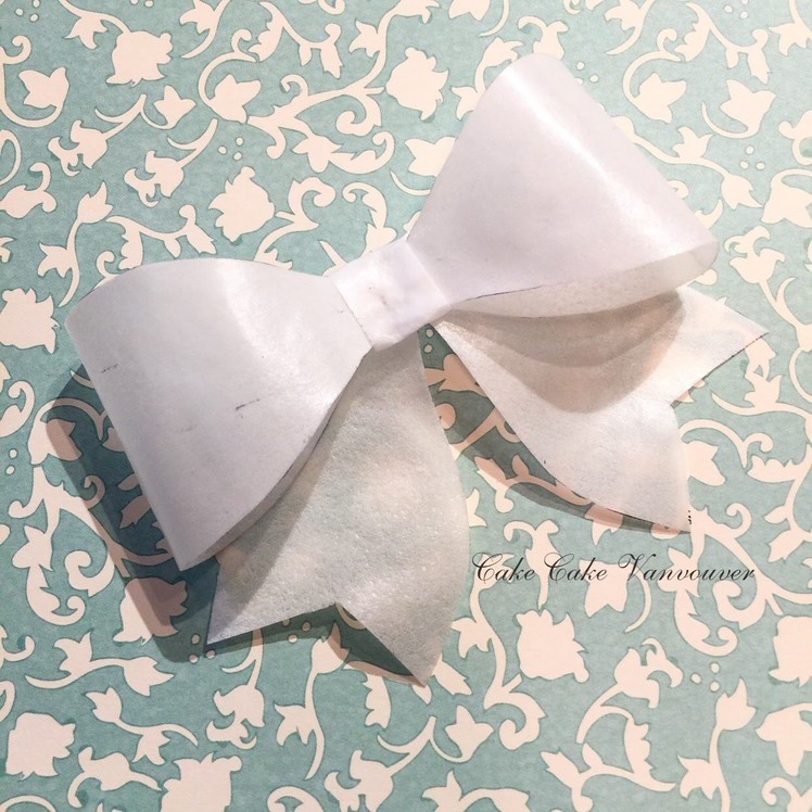 How to make a wafer paper bow