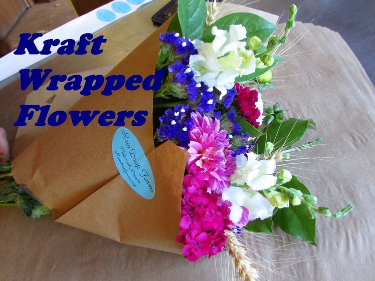 Using Kraft Paper to Wrap Bouquets of Flowers