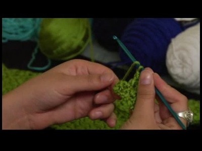 How to Crochet a Scarf : Finishing Row 2 of Crochet Scarf