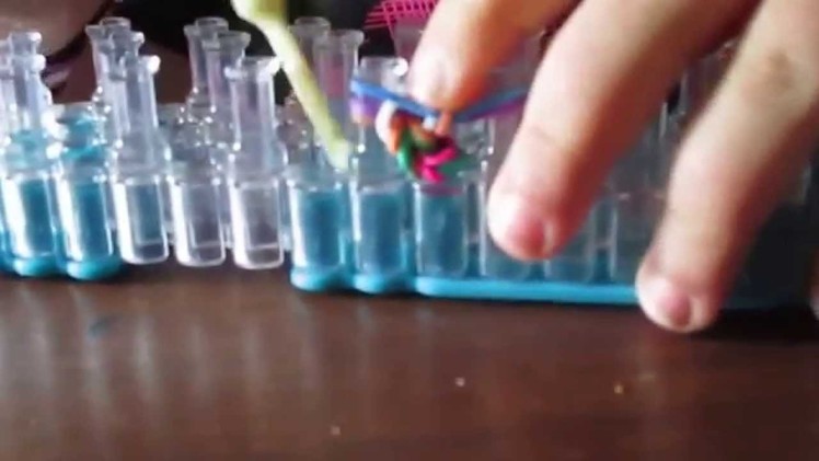 Tuto MANON 1 rainbow loom bracelet queue de poisson