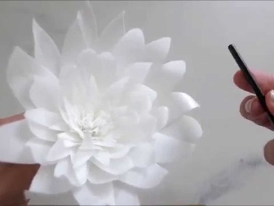 How to shape wafer paper dahlia petals