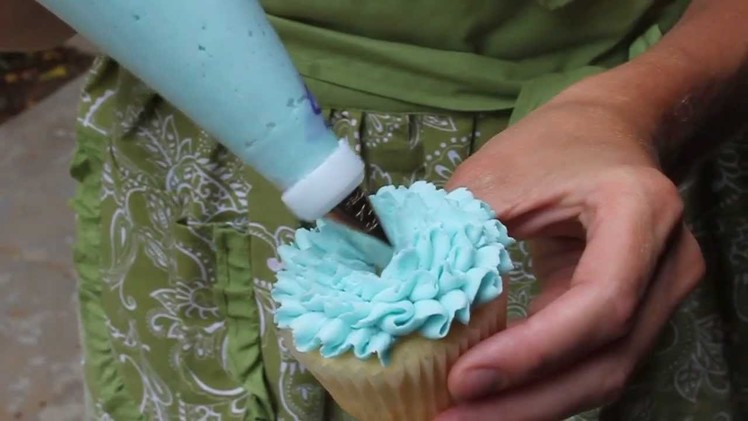 Easy Cupcake Frosting Technique