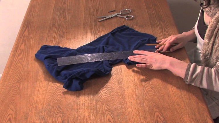 How to Cut Up a Boat Neck T-Shirt : DIY Shirt Designs