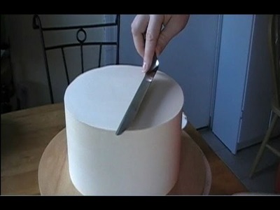 How to Ice & Smooth a Cake with Swiss Meringue Buttercream