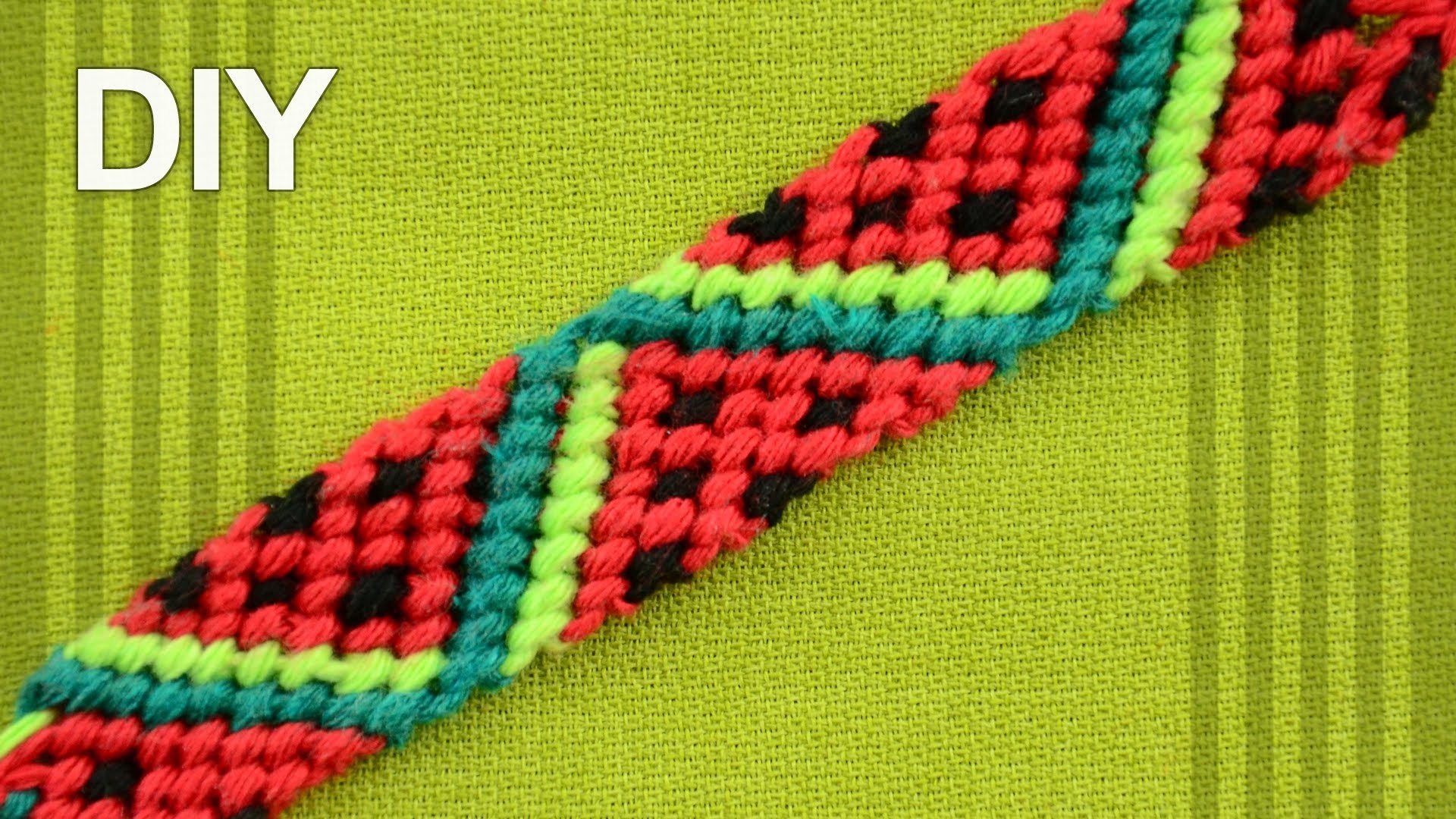 friendship-bracelet-watermelon-slices-diy-tutorial