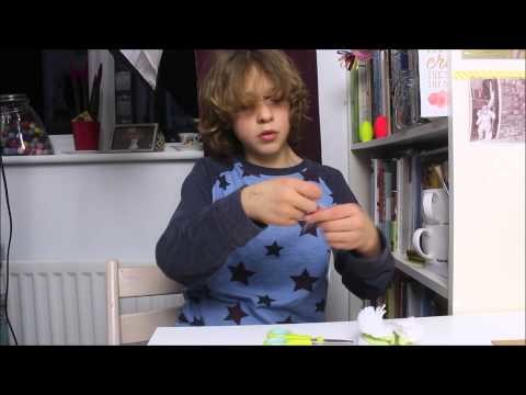 How to use a pompom maker - it's child play