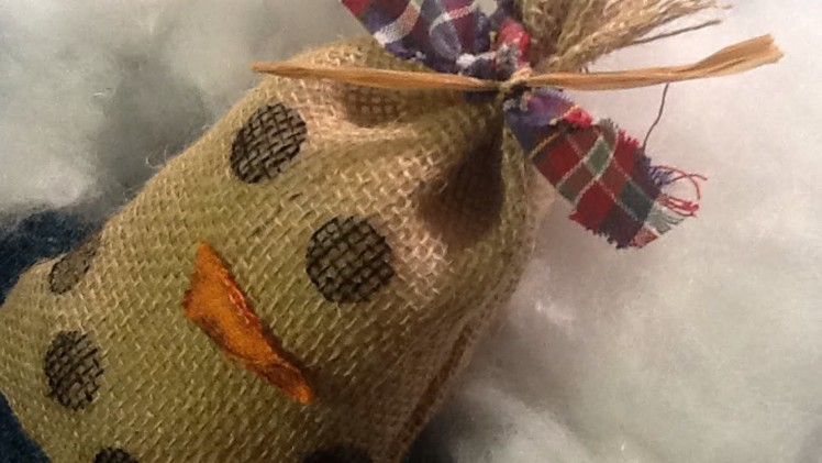 Make a Country Burlap Snowman - DIY Crafts - Guidecentral