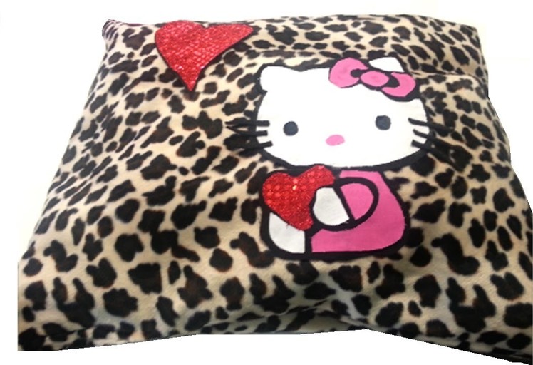 {DIY} Hello Kitty Pillow