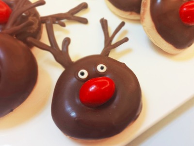 DIY Christmas Reindeers aka Silly Rudolph Mini Baked Donuts | bizarre island