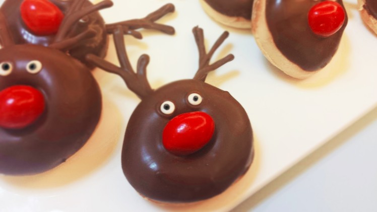 DIY Christmas Reindeers aka Silly Rudolph Mini Baked Donuts | bizarre island