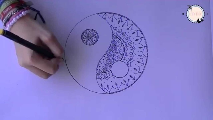 DIY YIN AND YANG mandala  draw