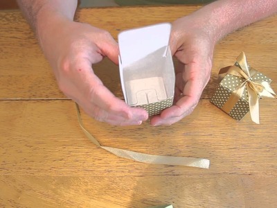 DIY: How to Assemble Polka Dot Favor Boxes from Quick Candles