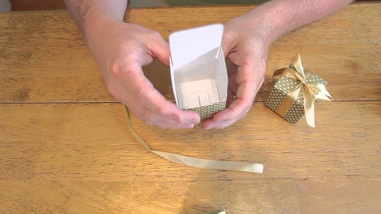 DIY: How to Assemble Polka Dot Favor Boxes from Quick Candles