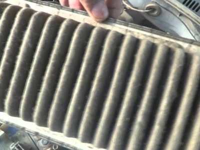 Car Air Filter cleaning. DIY filter cleaning. Car owners.