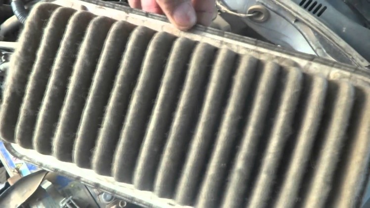 Car Air Filter cleaning. DIY filter cleaning. Car owners.