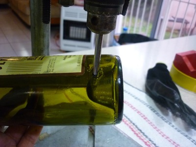 Como Perforar Botella Vidrio (How to drill a glass bottle)