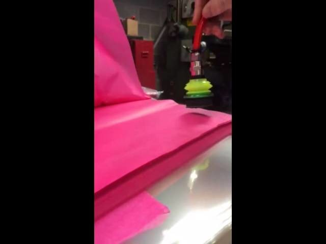 Pick and place of tissue paper with vacuum pump and suction cup - Piab