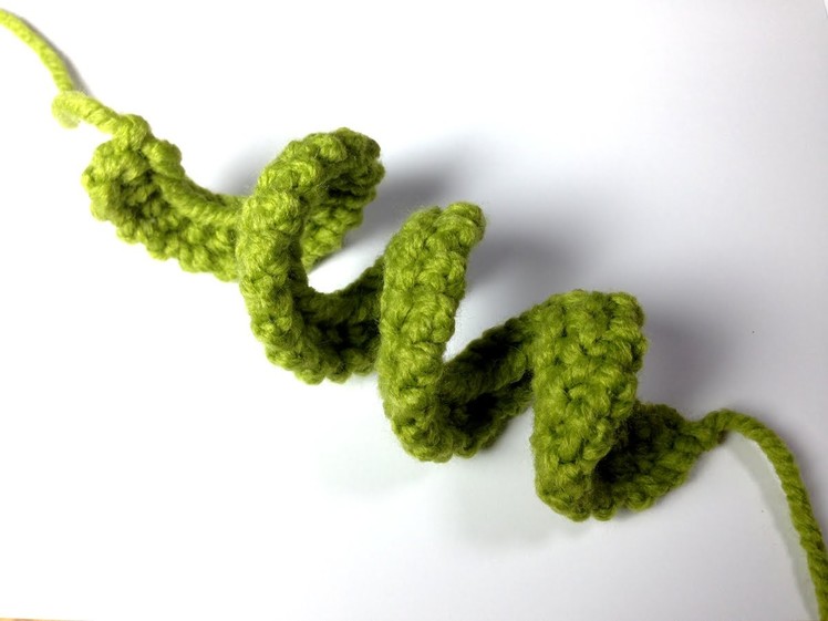 How to Loom Knit a Curly Q (DIY Tutorial)