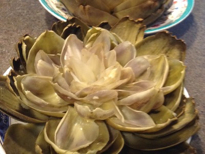 DIY: Making a Lotus Flower using Artichoke Leaves