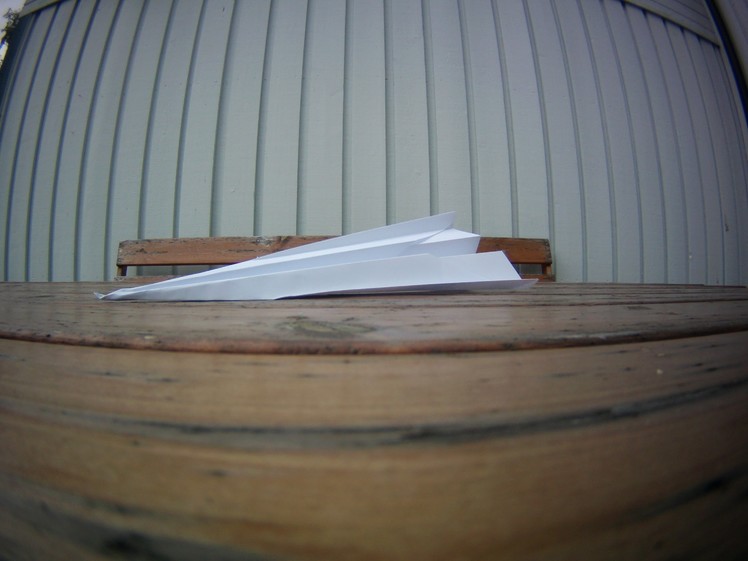 How to Make a Super Simple Paper Airplane That Flies Very Far!