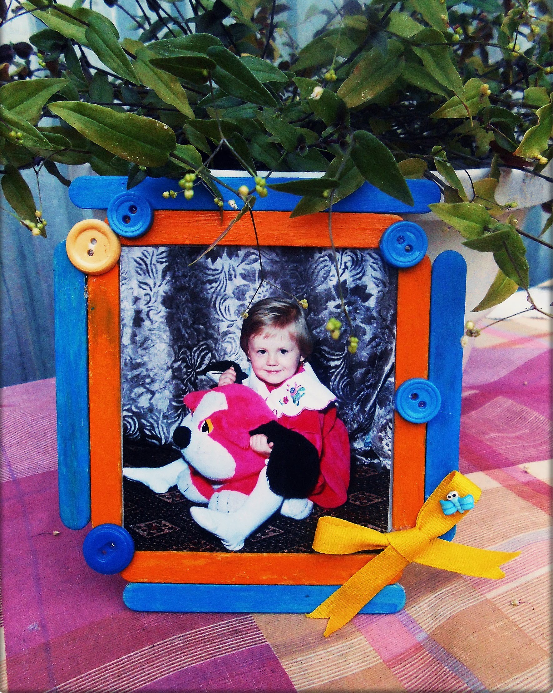 how to make photo frame with ice cream sticks