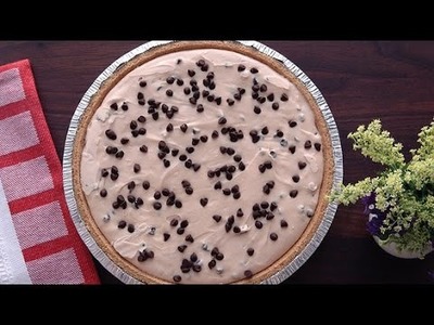 How to Make a No-Bake, Guilt-Free Peanut Butter Pie