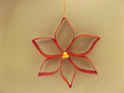 Make a Christmas poinsettia from a toilet paper roll