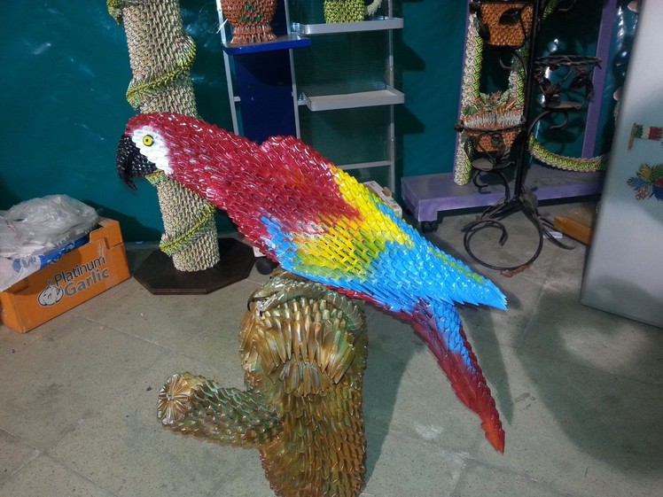 PARROT OF THE JUNGLE, LORO BIRD, ORIGAMI 3D.