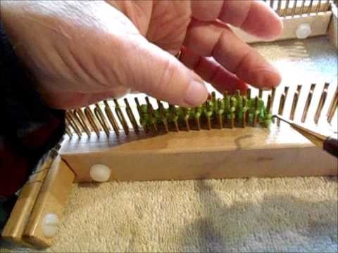 Simple decrease Kiss loom