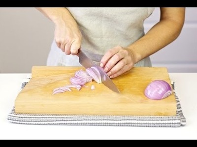 How To Cut An Onion- Chopping Onions Easily For Beginners