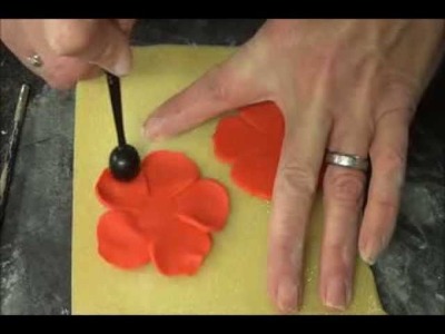How to make a sugarpaste (fondant) poppy