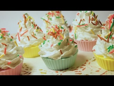 Let's Make Cupcake Soap! [Melt and Pour]