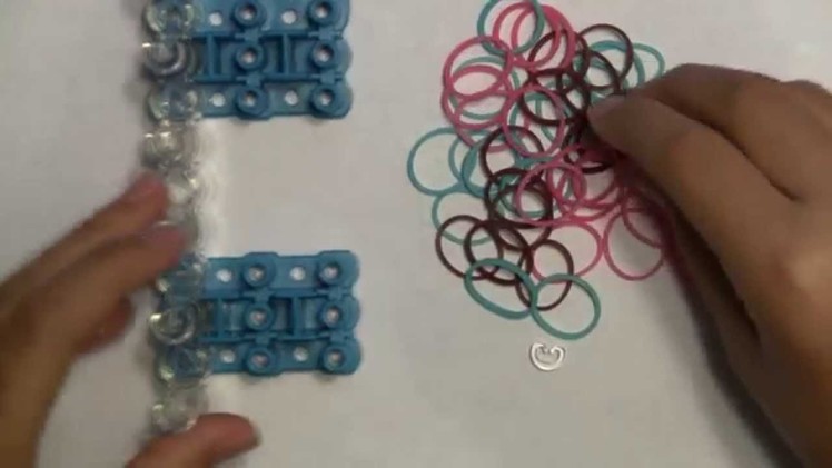 How To Make A Rainbow Loom Fishtail bracelet (whole loom, not 2 pegs)