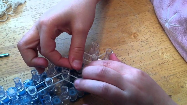 How to Make a rainbow Loom Star Ring- Super Easy