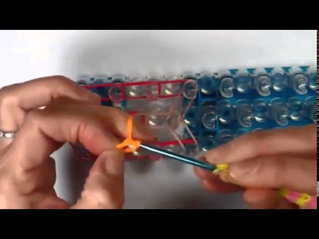 Rainbow Loom 2014    how to make a rainbow loom angry bird charm