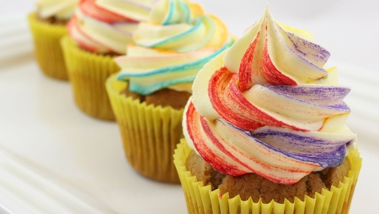 #18 Ombre Cupcakes - How to Make Frosting with a Tinted Edge by 22do