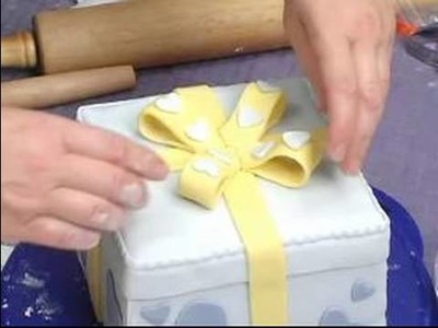 Cake Decoration Tips : How to Add a Bow to Cake Decorations