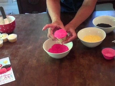 How to decorate cupcakes using candy