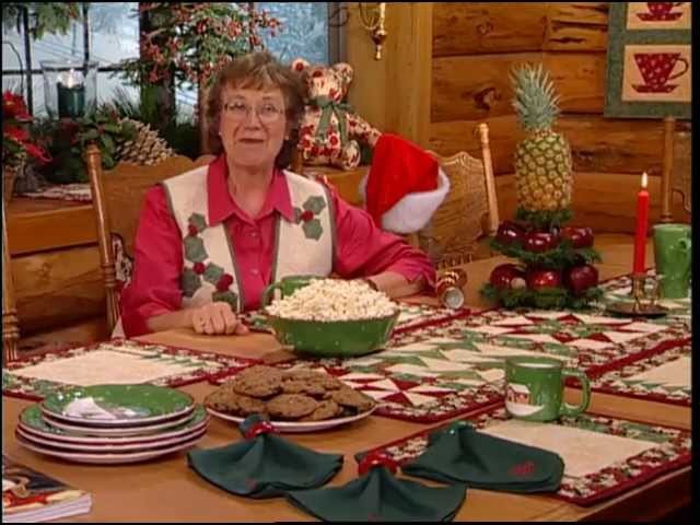 Christmas at Bear's Paw Ranch - Country Table Setting - Any Seasons Tablerunner, Lone Pine Placemats