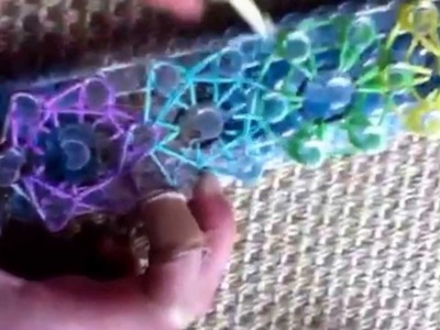 How To Make A Rainbow Loom Flower Bracelet