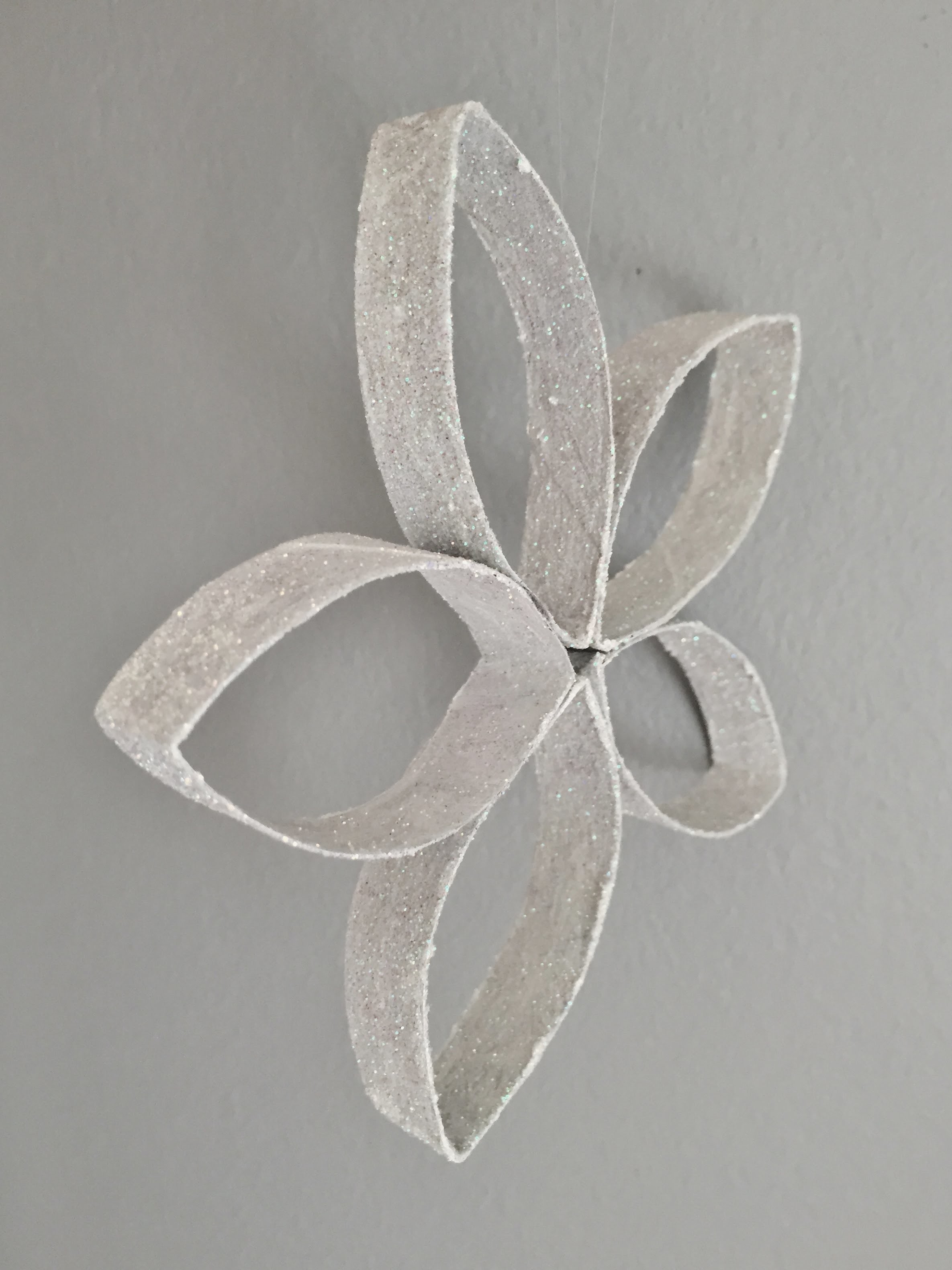 Snowflake DIY, Christmas ornament out of toilet paper rolls