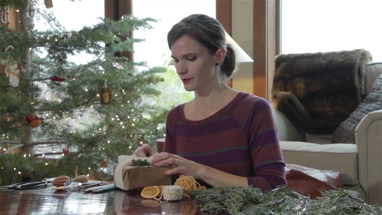 Wrap It: Quick, Simple, Natural Christmas Gift Wrapping & Decorating Ideas