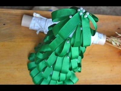 How to Make a Ribbon Christmas Tree
