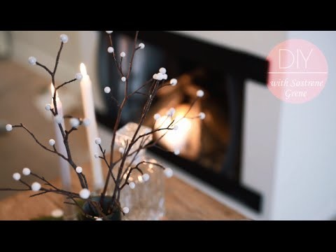 DIY: Branches with snowflakes by FrkHansen.dk and Søstrene Grene