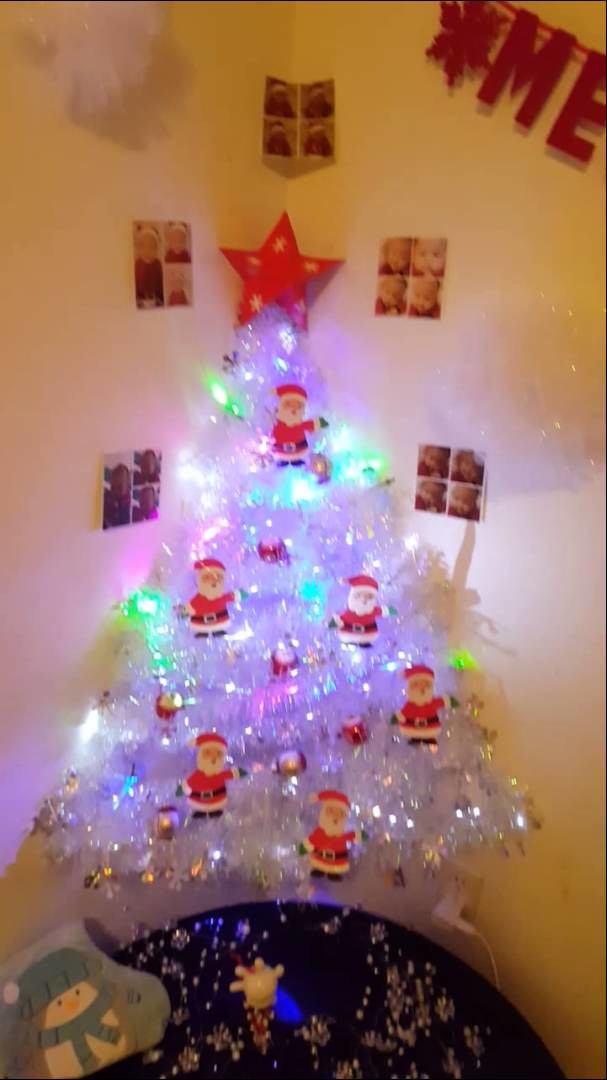 Diy wall christmas tree ♡