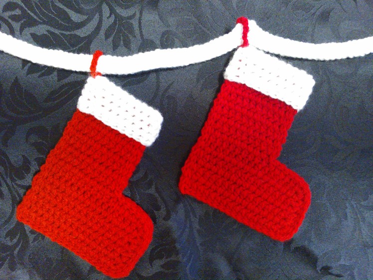 How to crochet My Easy Magic Christmas Stocking and Bunting Chain for beginners P1