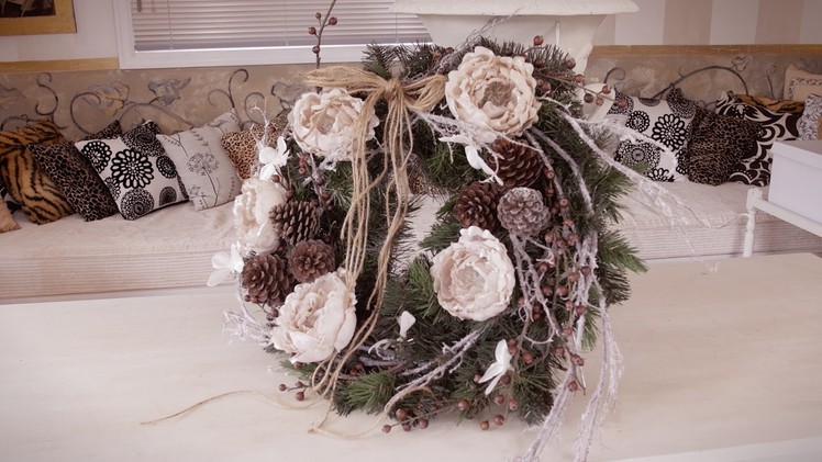 Christmas Floristry Tutorial: Flower, Berry and Pinecone Wreath