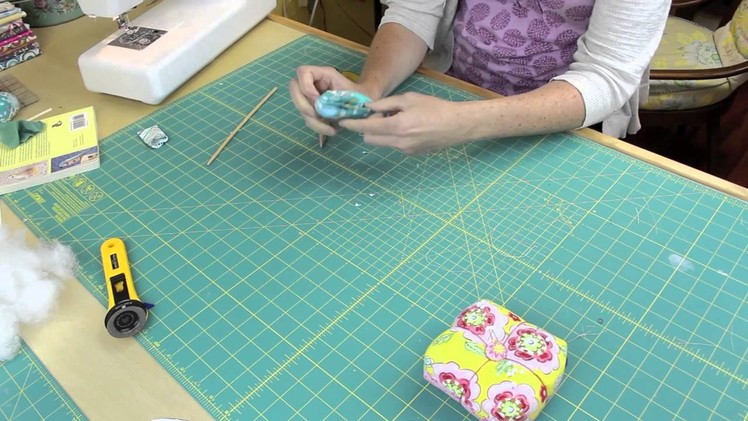 Making a Fairy Wren from Pretty Birds Sewing Book